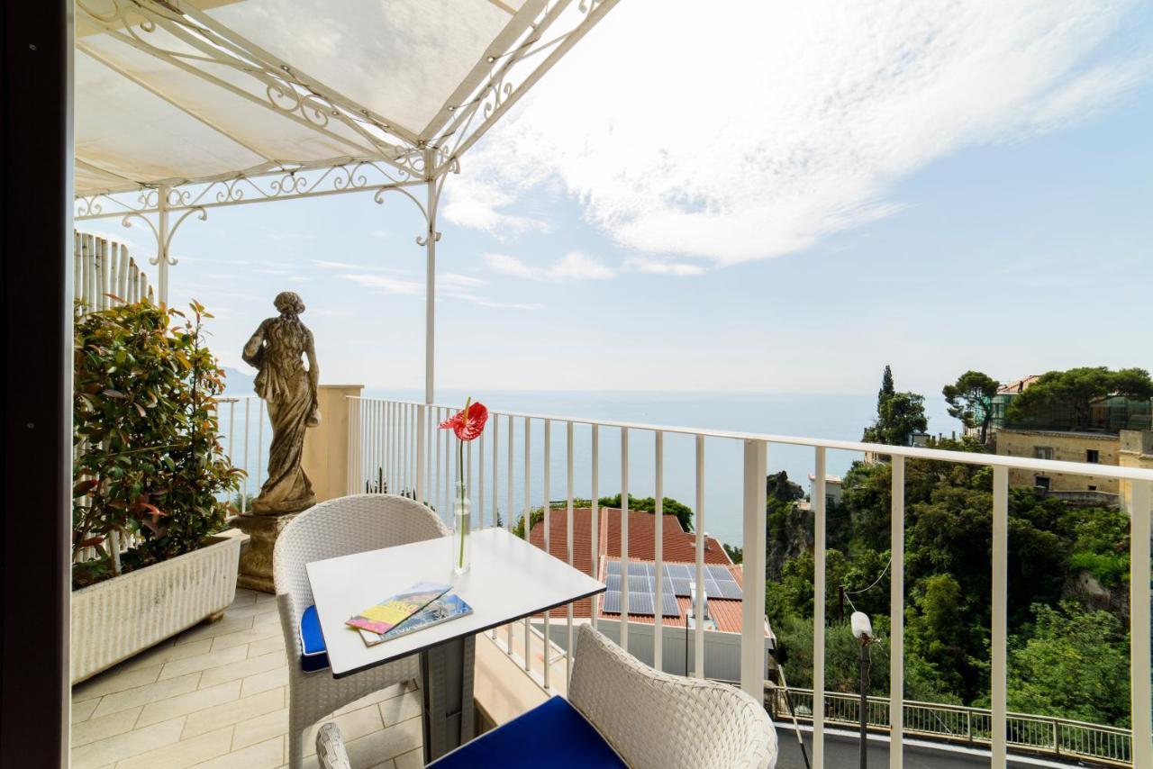 Residenza Al Pesce D'Oro Bed & Breakfast Amalfi Exterior photo