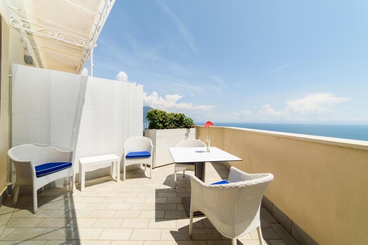 Residenza Al Pesce D'Oro Bed & Breakfast Amalfi Exterior photo
